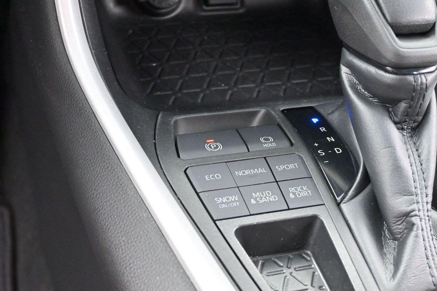 Used 2022 Magnetic Gray Metallic Toyota LE image 20