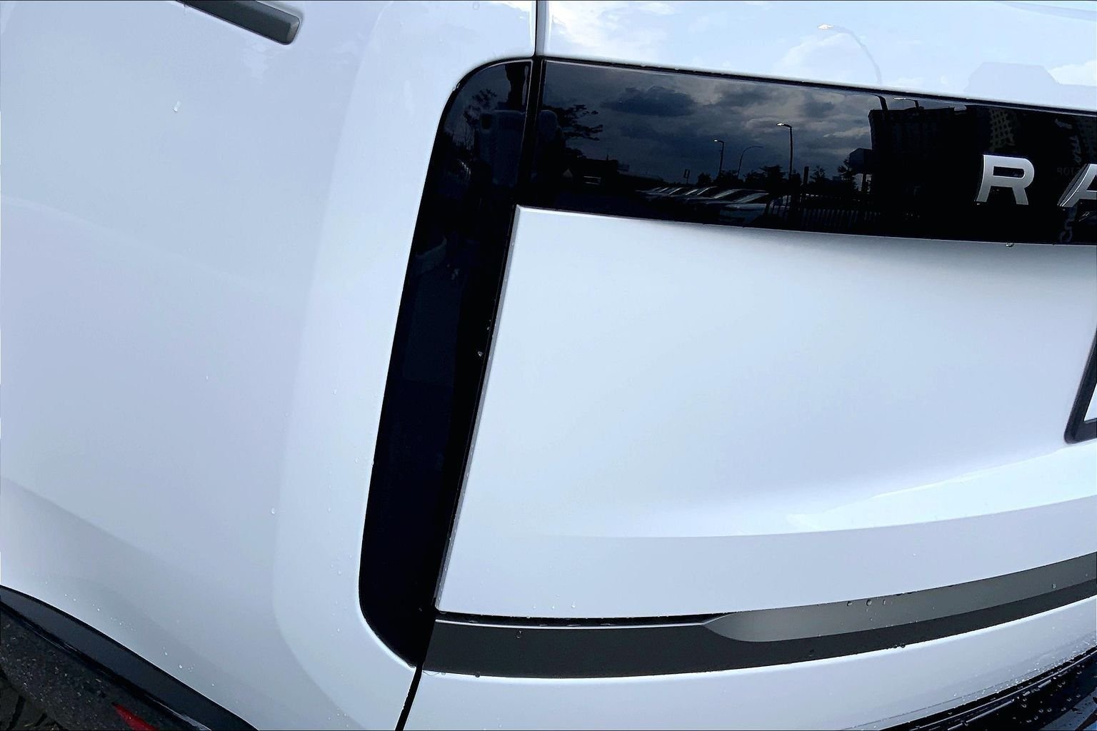 New 2026 Fuji White LAND ROVER SE image 14