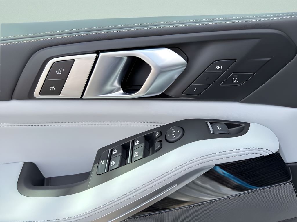 New 2026 Mineral White Metallic BMW sDrive40i image 10