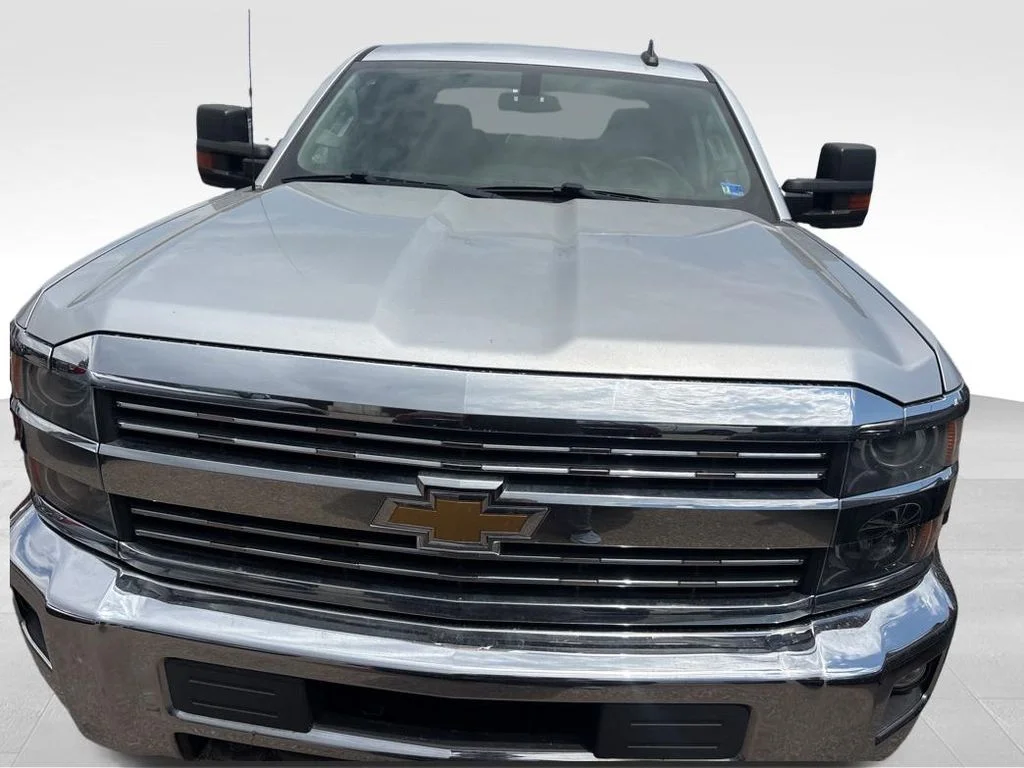 Used 2016 Silver Chevrolet LT image 2