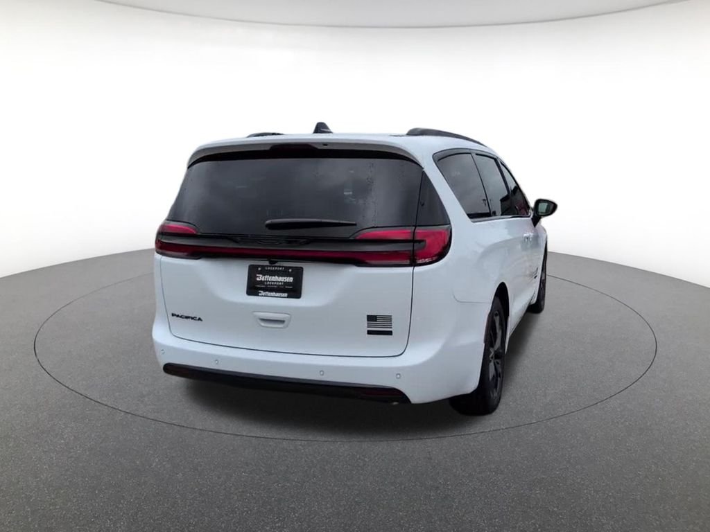 New 2027 Bright White Clear-Coat Exterior Paint Chrysler  image 5