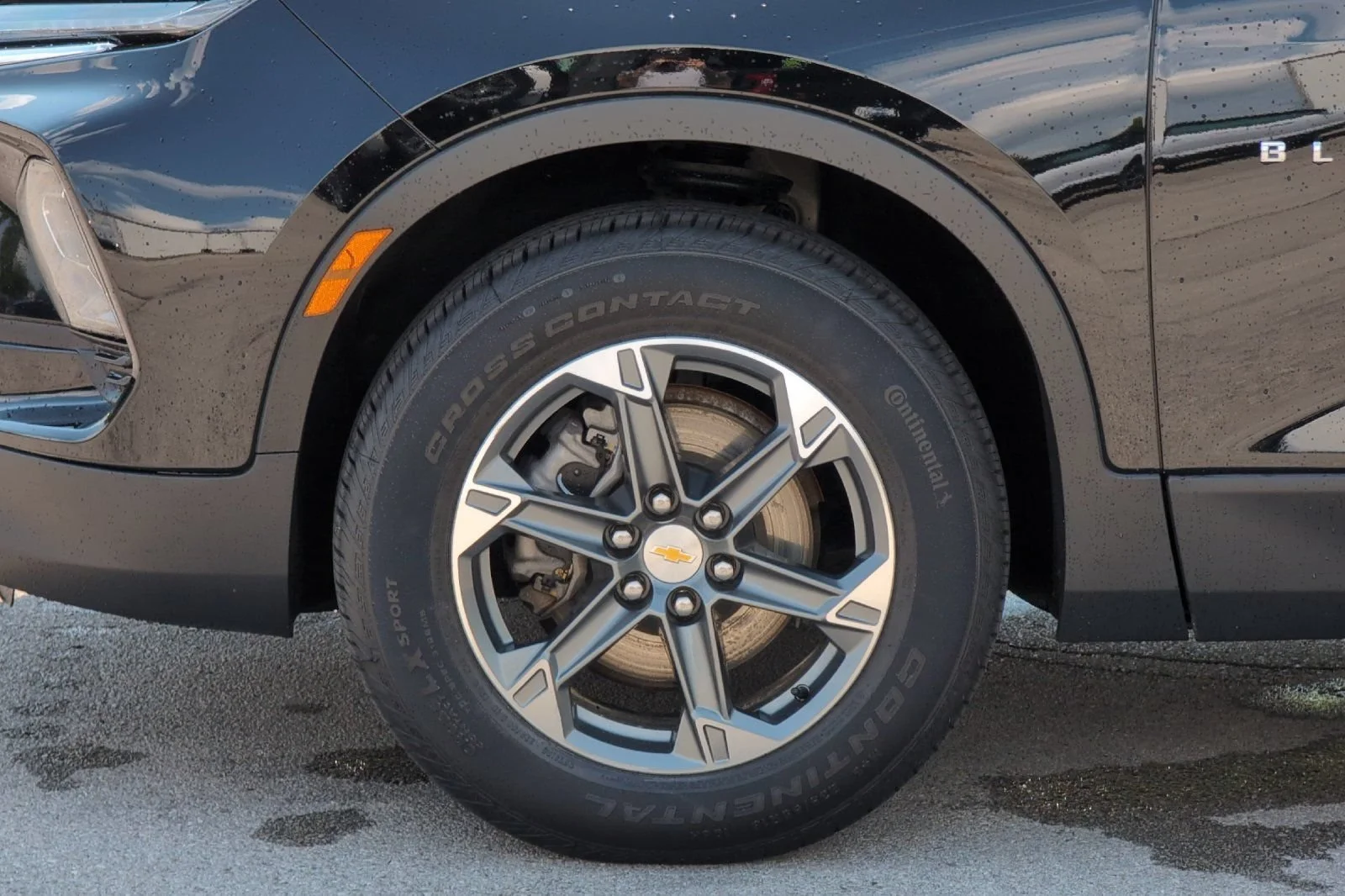 Used 2024 Black Chevrolet 2LT image 27