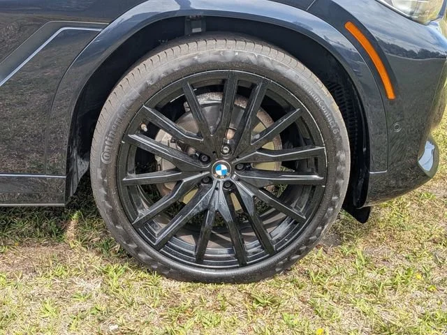 Used 2022 Carbon Black Me BMW xDrive40i image 11