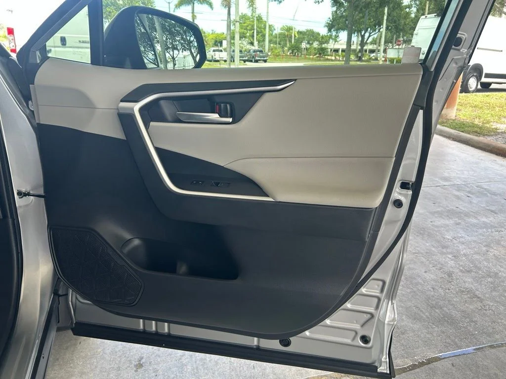 Used 2025 Silver Toyota XLE image 23