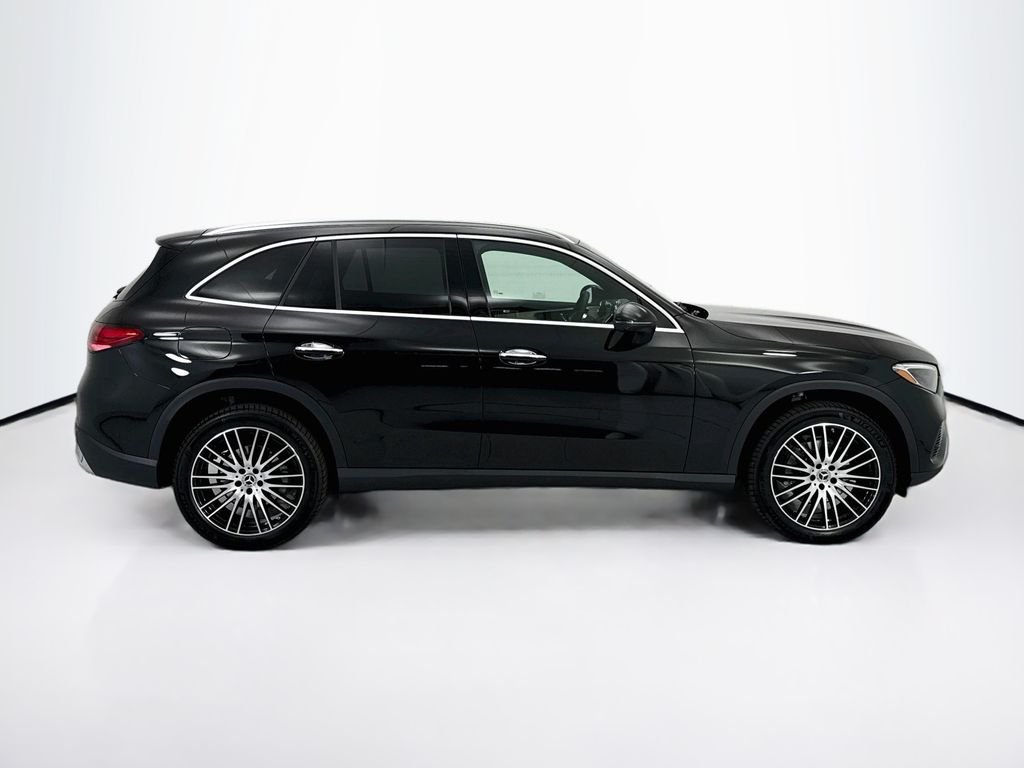 New 2027 Obsidian Black Metallic Mercedes-Benz GLC 300 image 4
