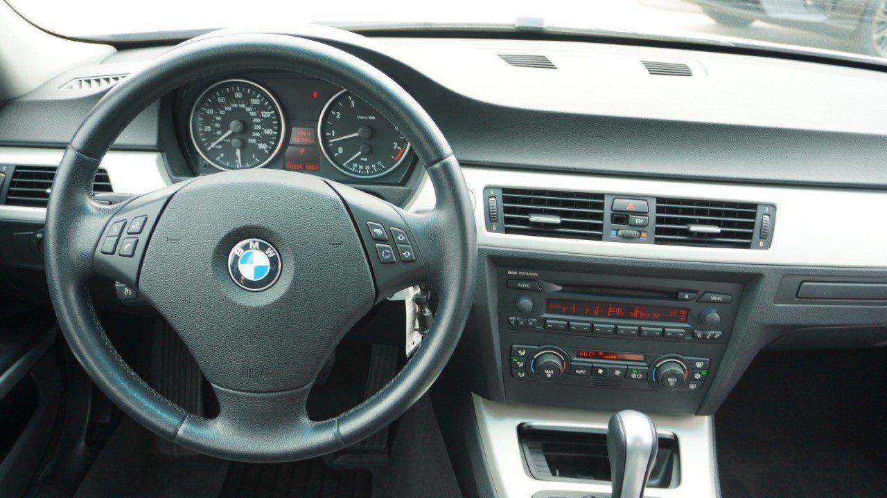 Used 2006 Silver BMW 325i image 23
