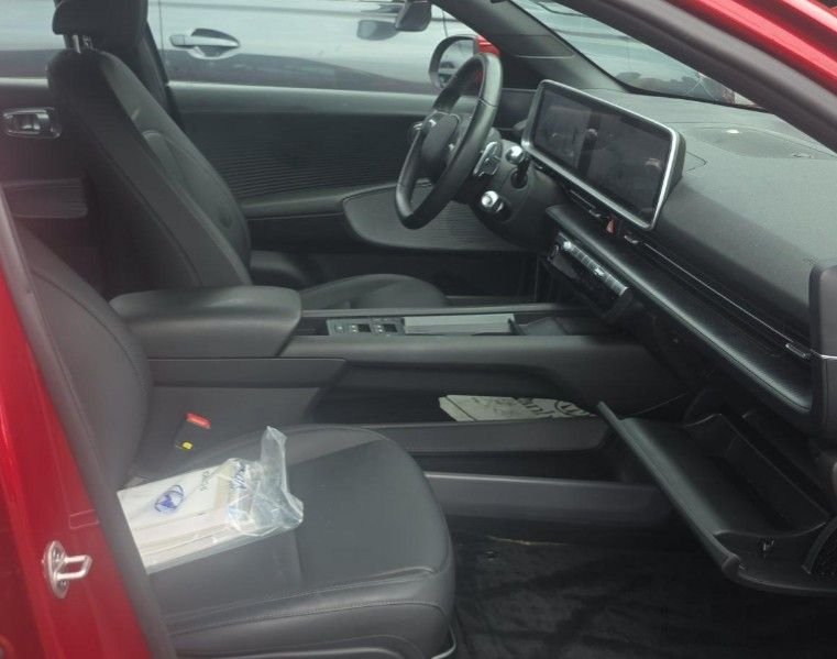 Used 2023 Red Hyundai SEL image 6