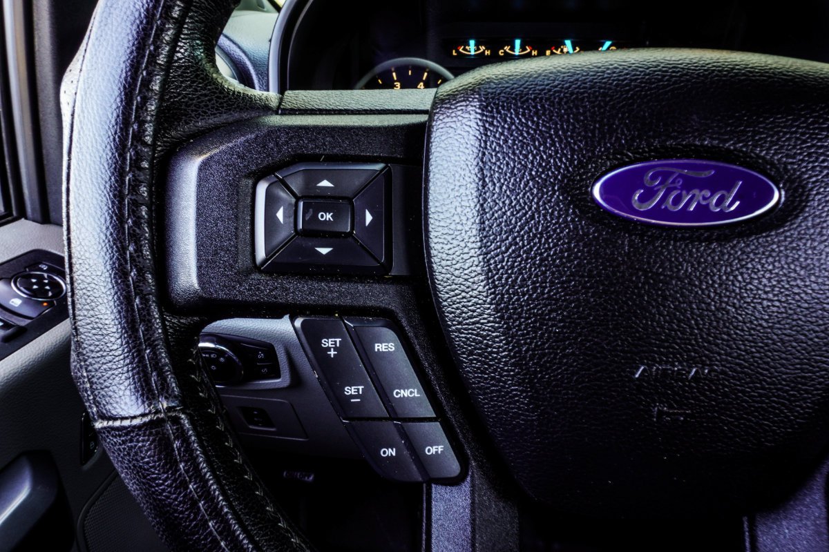 Used 2016 Gray Ford XLT image 28