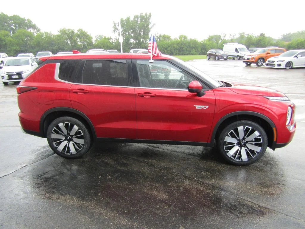 2025 Mitsubishi Outlander Plug-in Hybrid SE - Photo 9
