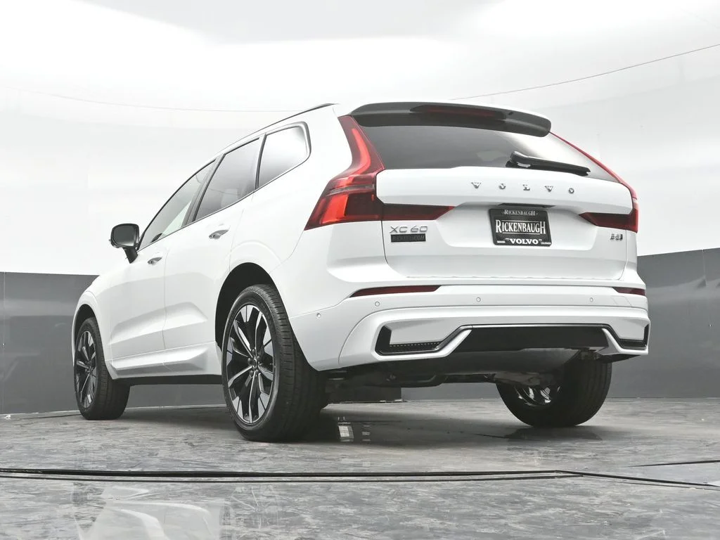 Used 2026 Crystal White Volvo Plus image 26