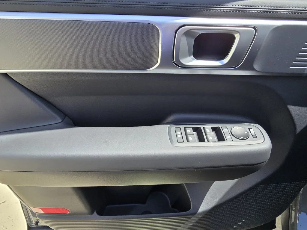 New 2027 Gray Hyundai SE image 15