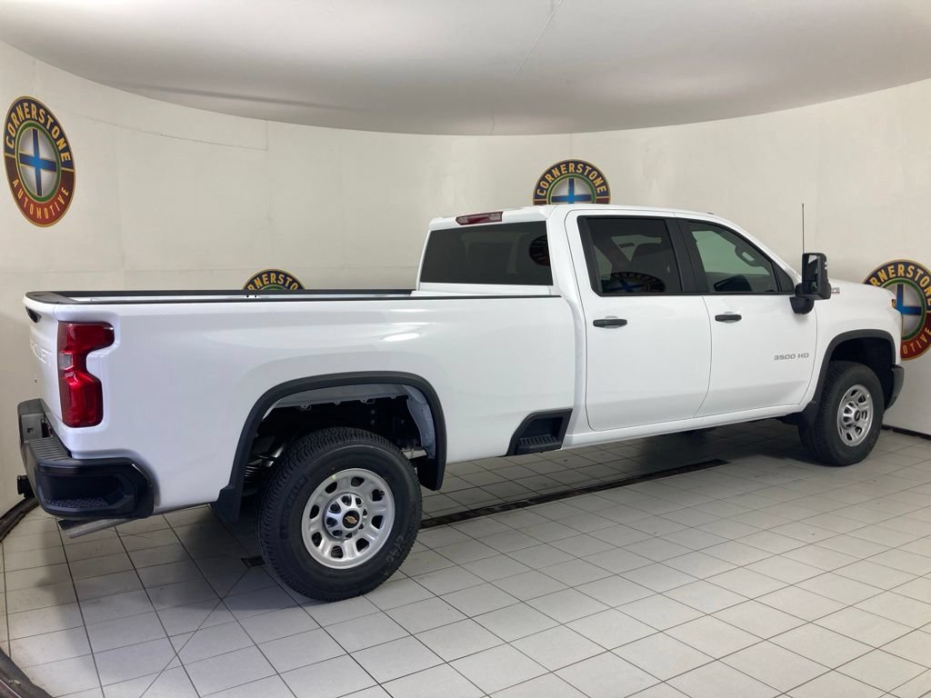 New 2026 Summit White Chevrolet WT image 17