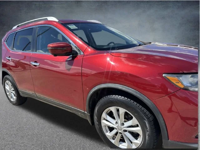 Used 2016 Red Nissan SV image 3