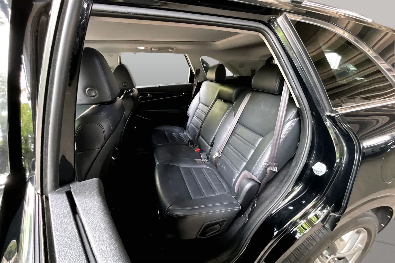 Used 2019 Ebony Black Kia SX V6 image 19