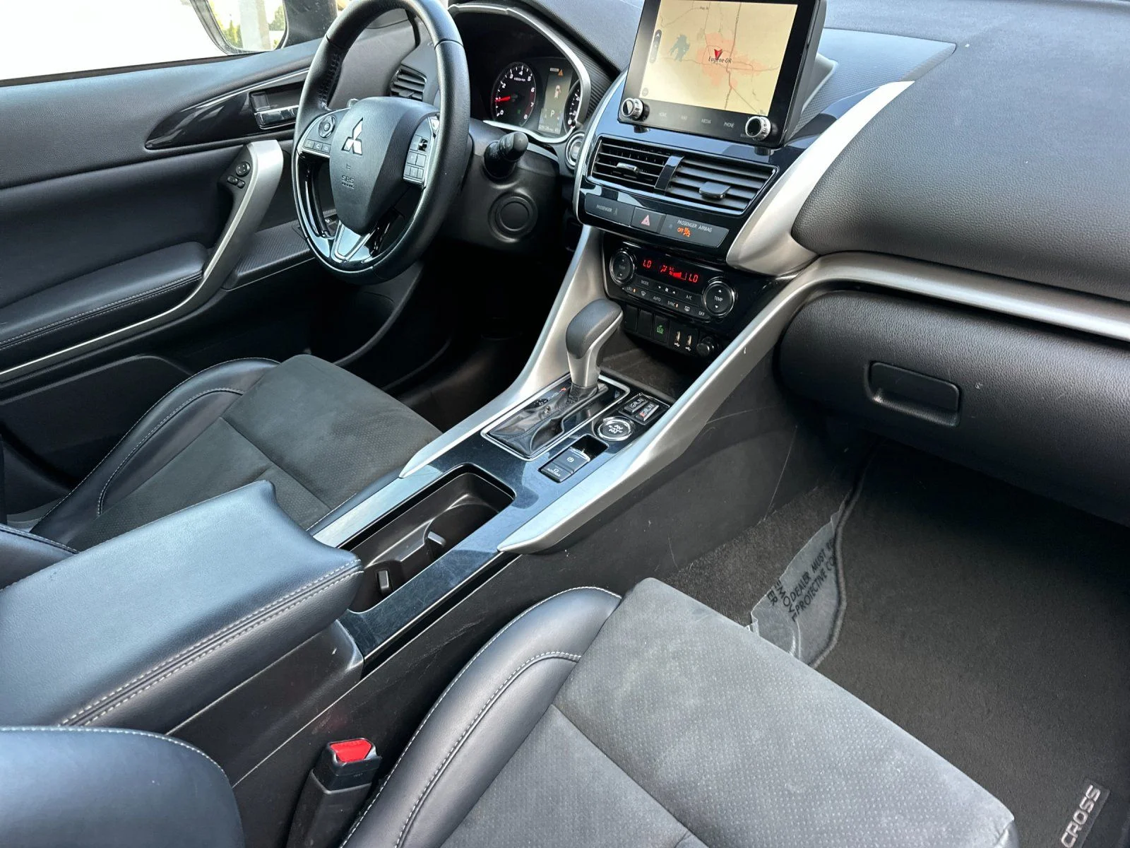 Used 2025 Black Mitsubishi SE image 15