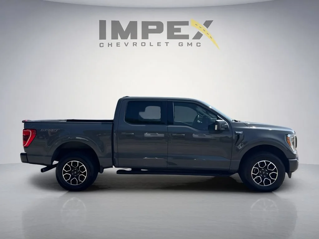 Used 2021  Ford XL image 6