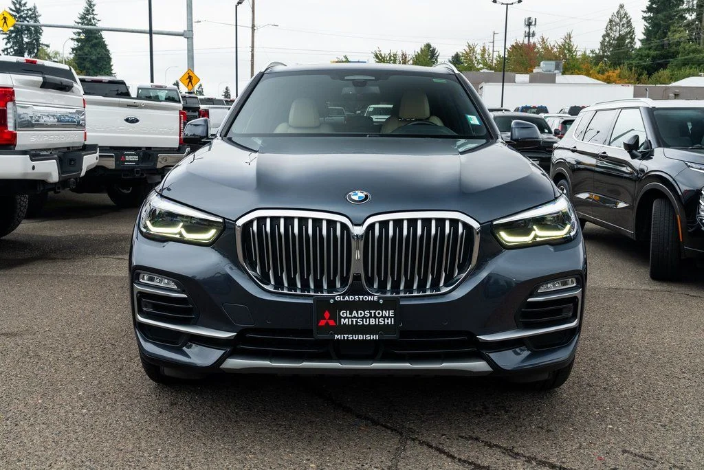 Used 2021 Gray BMW xDrive40i image 2