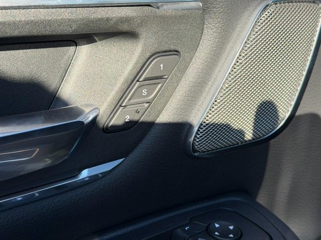 New 2027 Diamond Black Crystal Pearl-Coat Exterior Paint RAM Laramie image 12