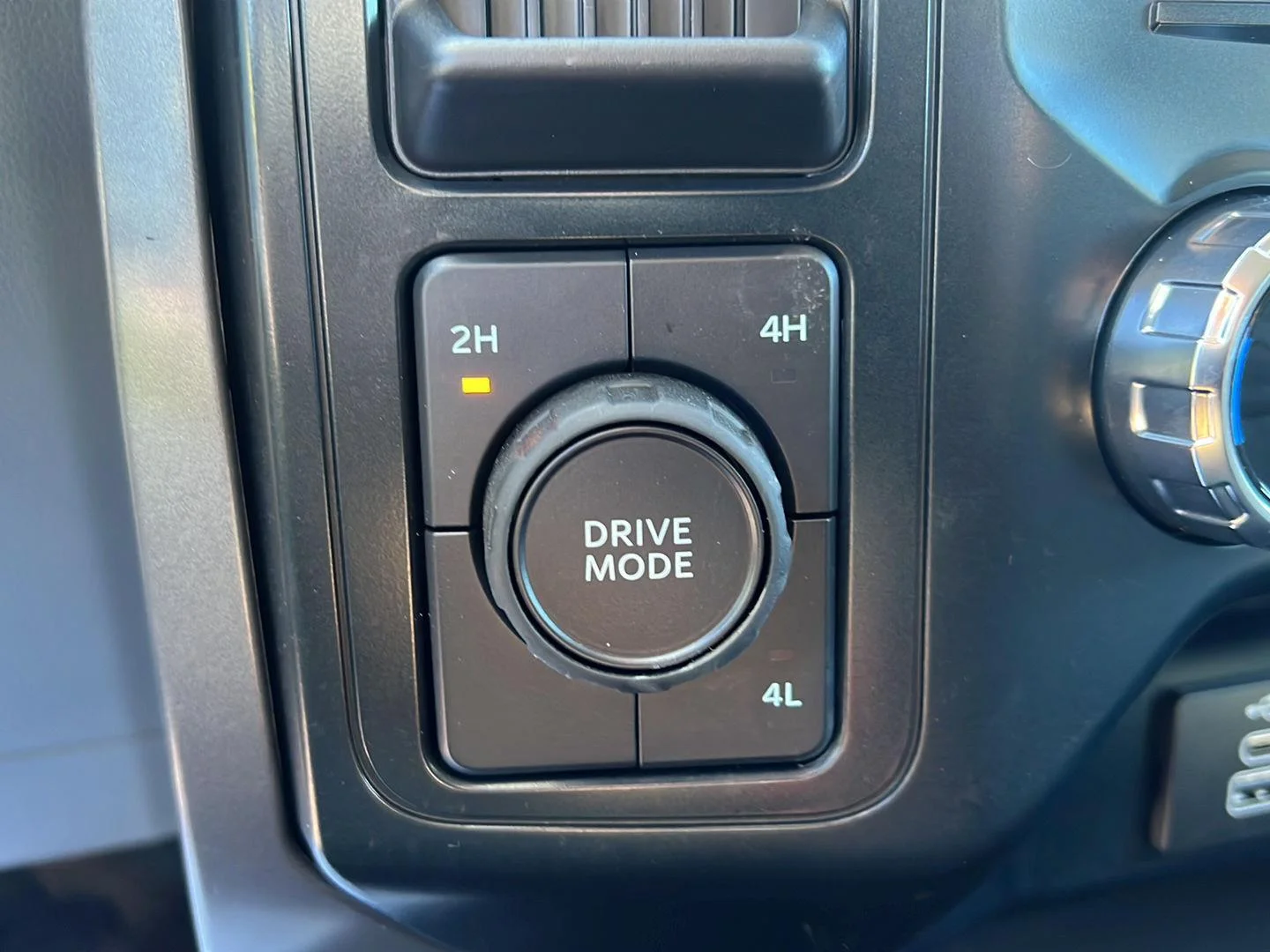 Used 2025 Agate Black Ford XLT image 13