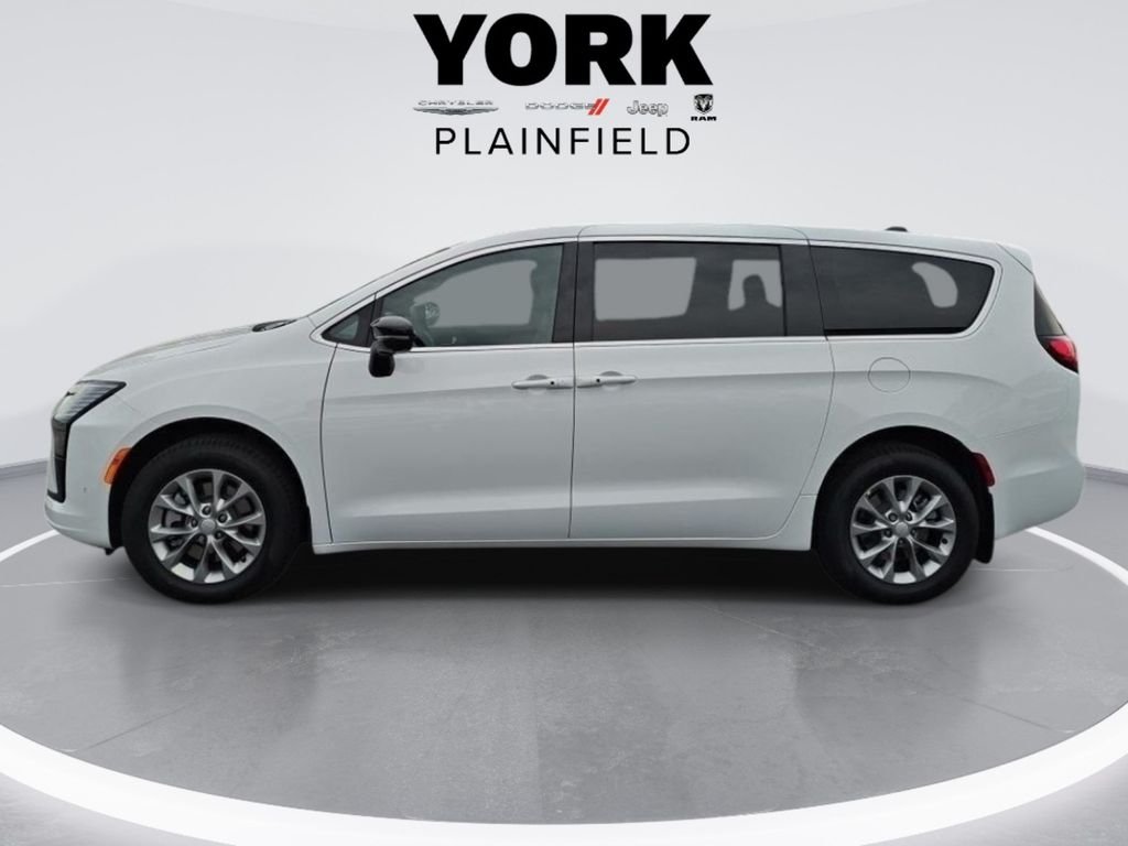 New 2027 Bright White Clear-Coat Exterior Paint Chrysler Select image 2