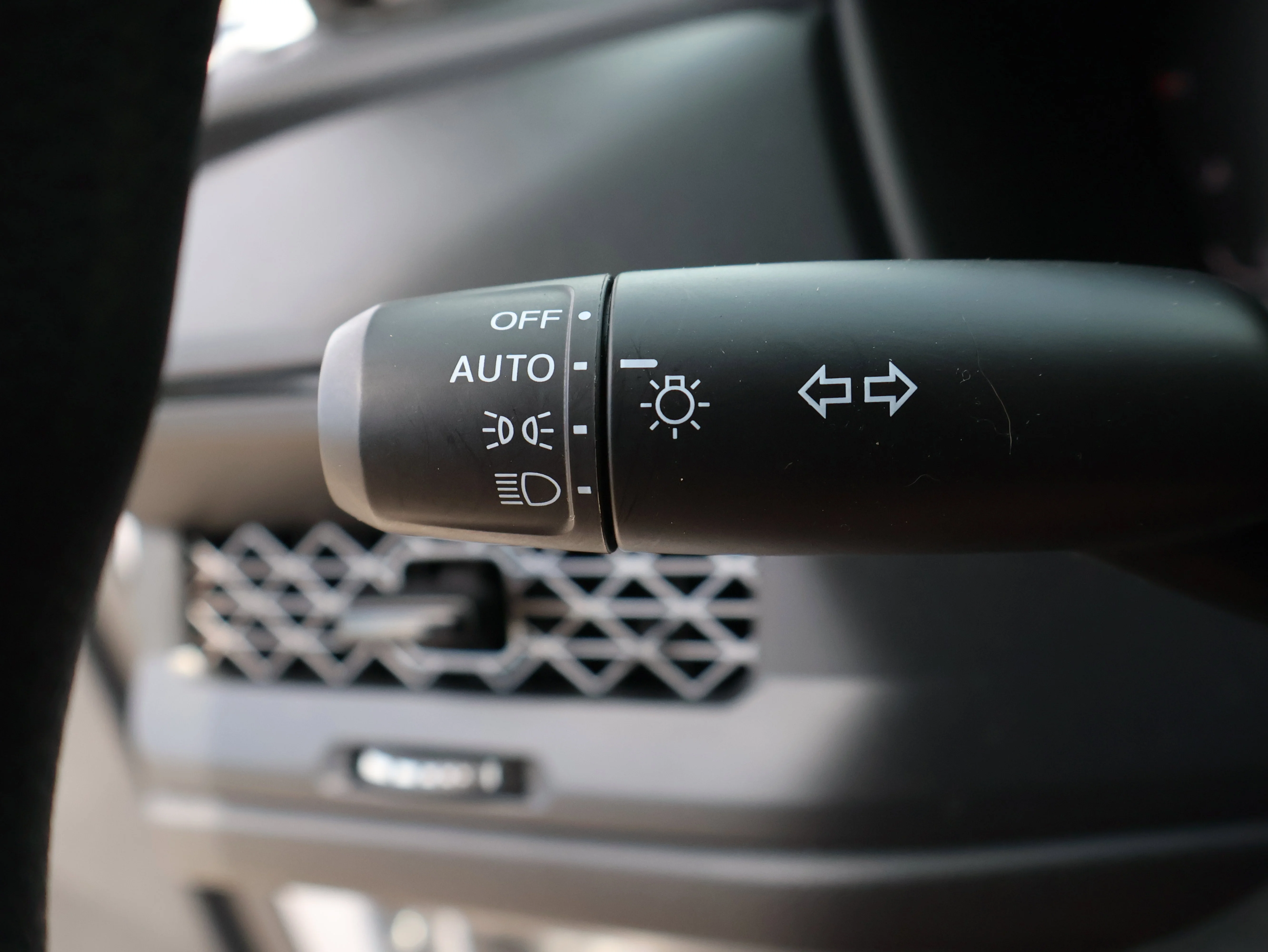 Used 2025 Solar Silver Metallic Honda LX image 40