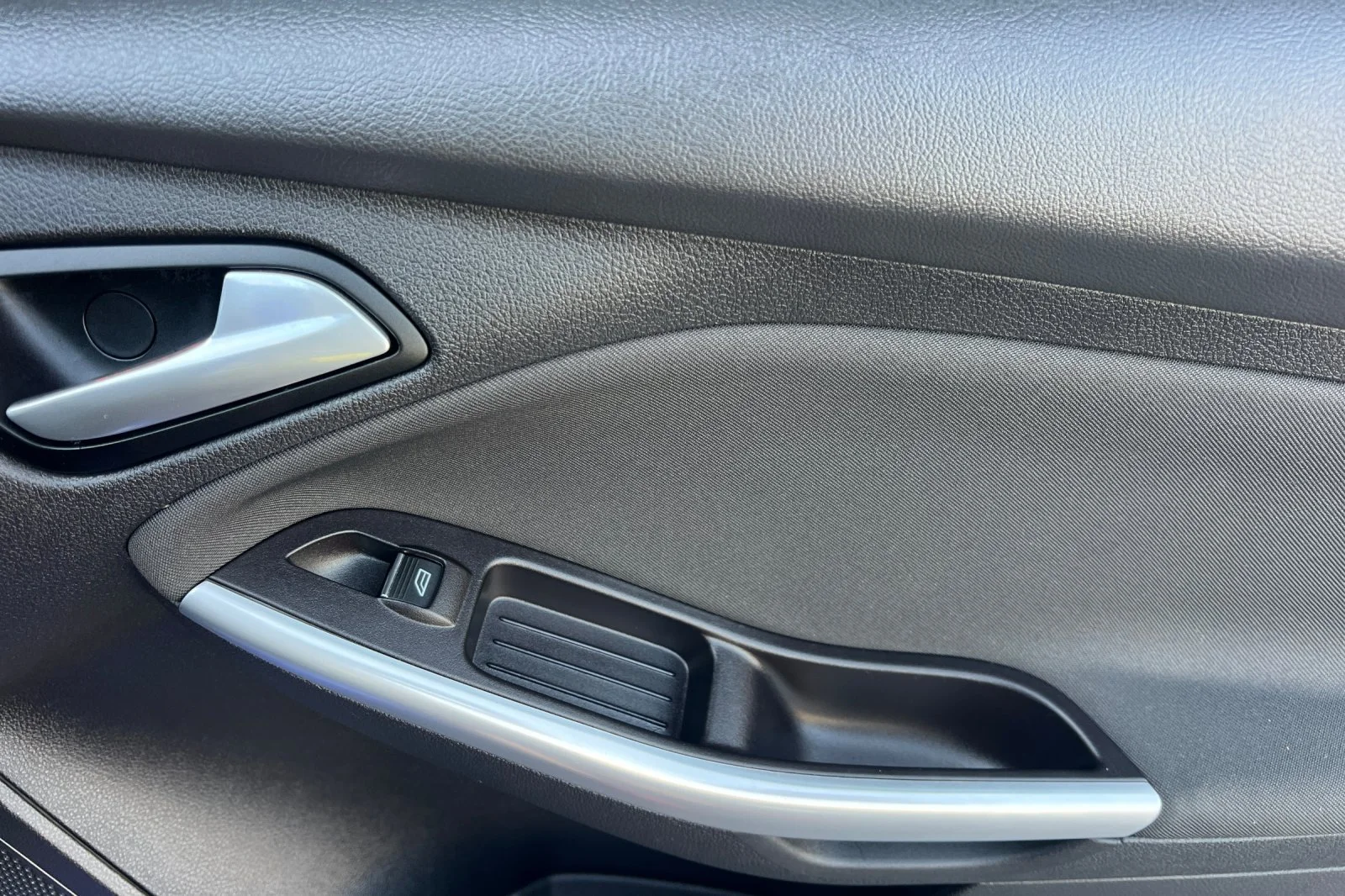 Used 2013 Blue Ford ST image 18