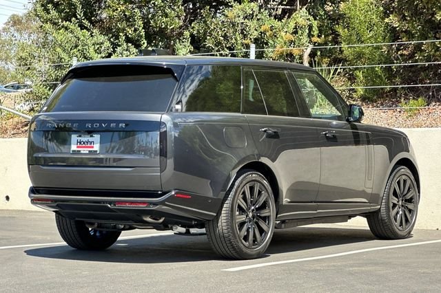 New 2027 Carpathian Grey Land Rover SE image 5