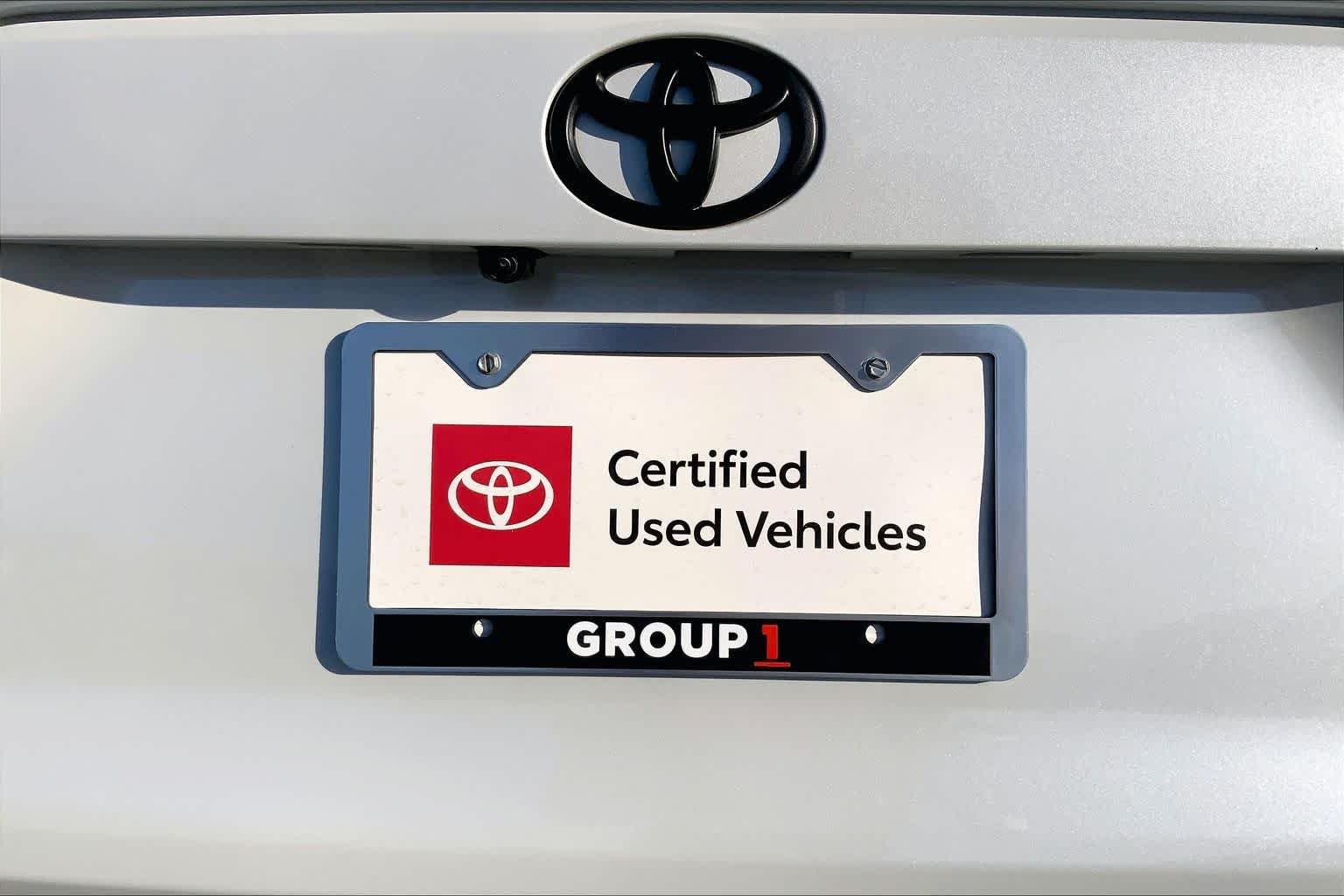 Used 2025 Wind Chill Pearl Toyota XLE Premium image 30