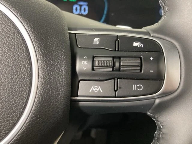 Used 2024 Black Kia X-Line image 25