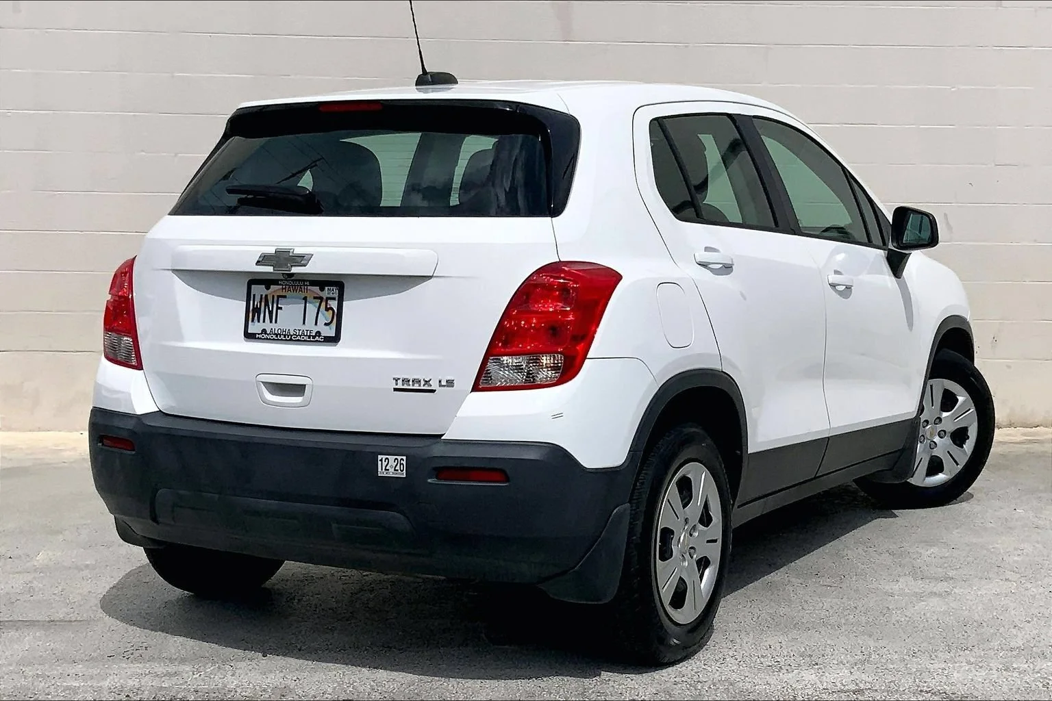 Used 2015 SUMMIT WHITE Chevrolet LS image 22