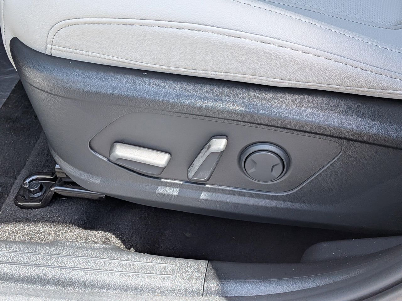 New 2026 Ecotronic Gray Hyundai SEL Premium FWD image 20