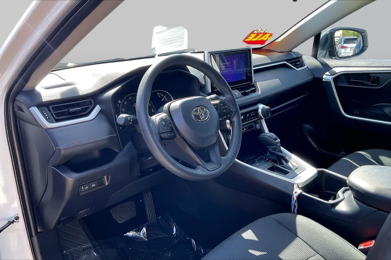 Used 2025 Ice Cap Toyota LE image 14