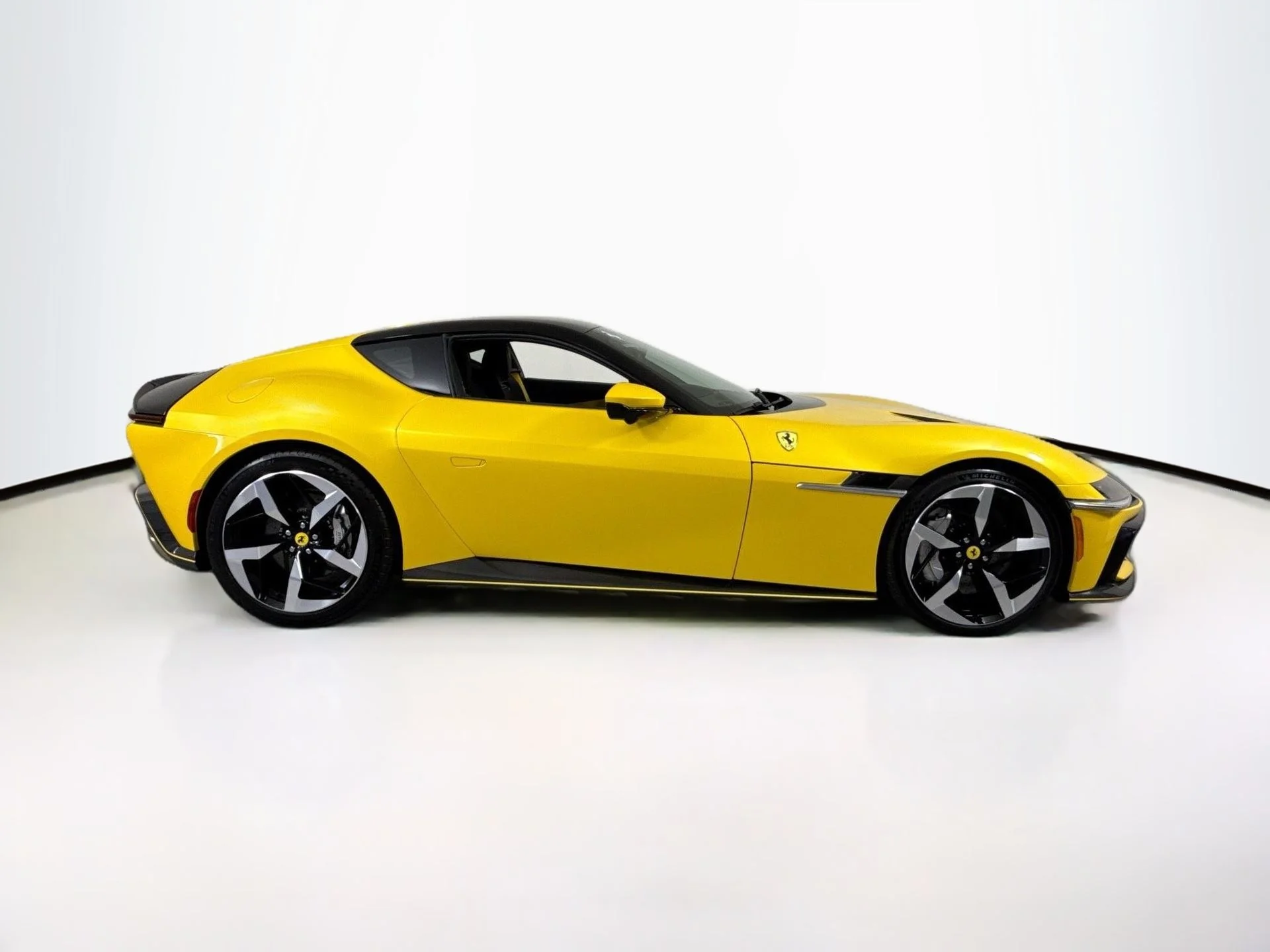 Certified Used 2025 Giallo Triplo Strato Ferrari Base image 8