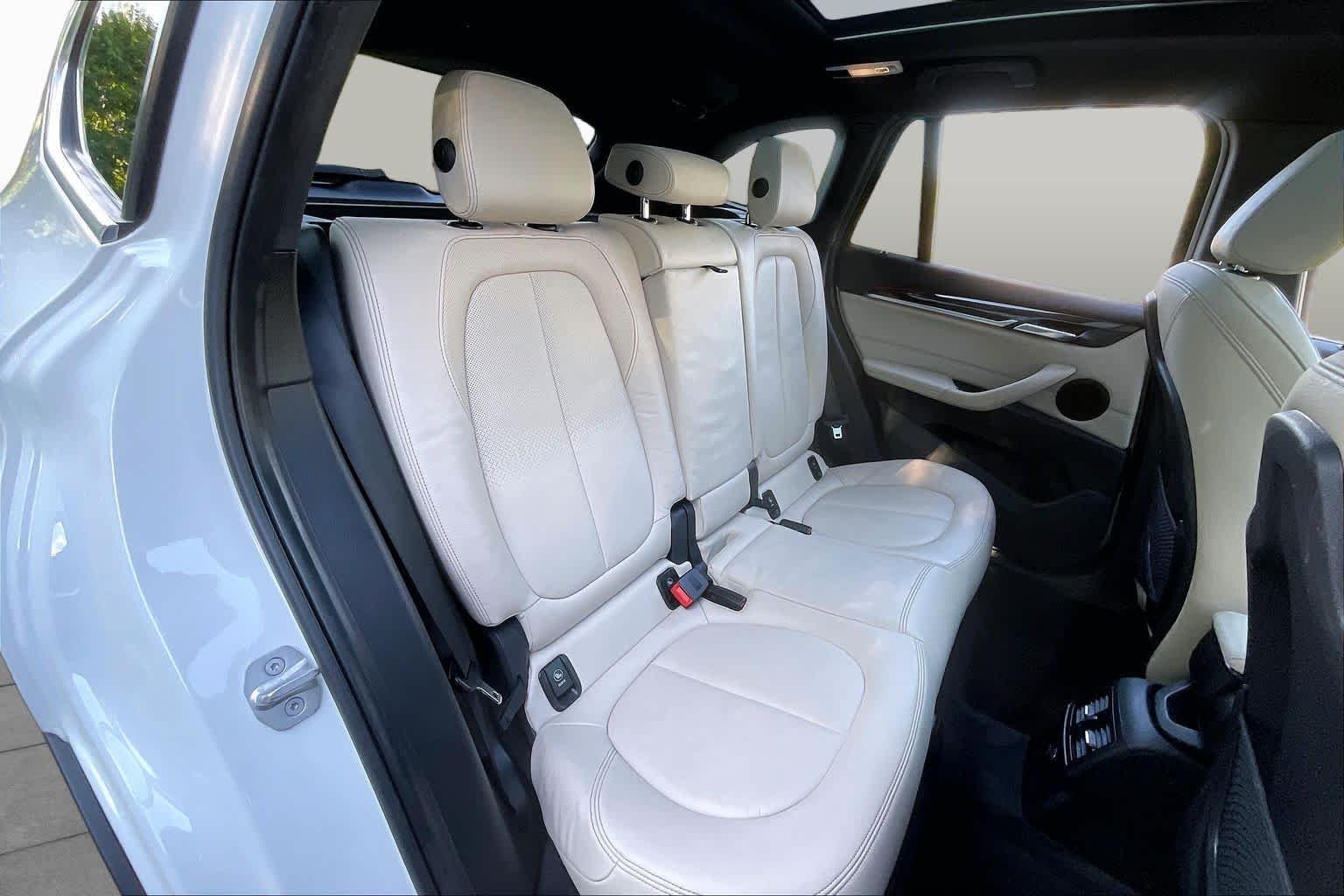 Used 2018 Mineral White Metallic BMW xDrive28i image 19