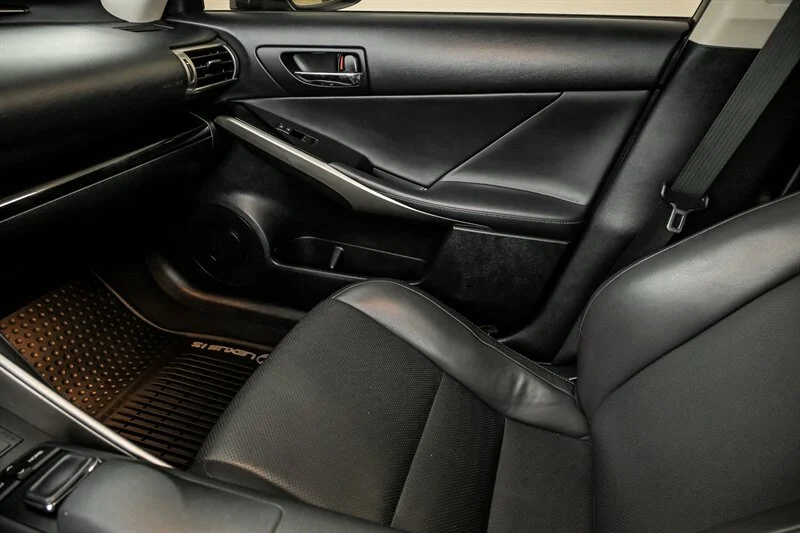 Used 2016 Nebula Gray Pearl Lexus  image 30