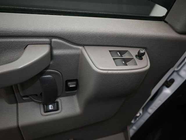 2024 Chevrolet Express Cargo Work Van - Photo 10