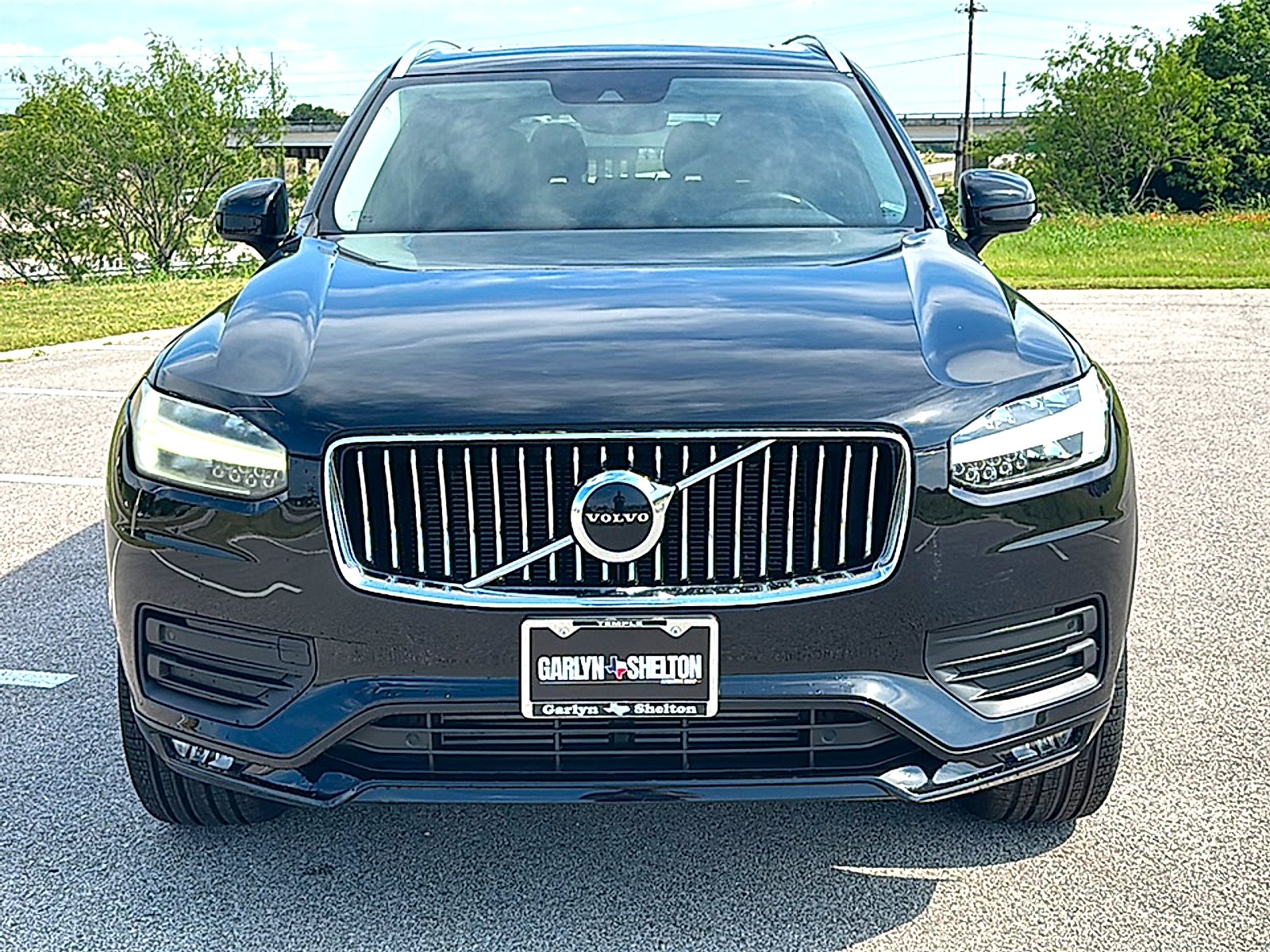 Used 2022 Onyx Black Metallic Volvo T5 Momentum 7 Passenger image 11