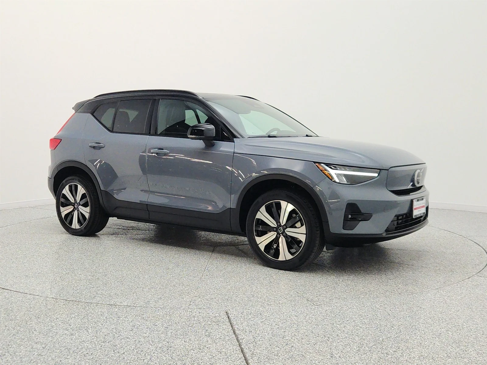 Used 2023 Thunder Grey Metallic Volvo Twin eAWD Plus image 3
