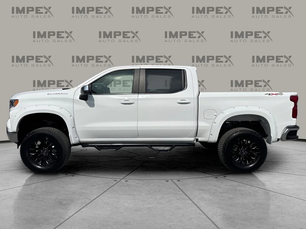Used 2025 White Chevrolet LT - 5.3 V8 image 2