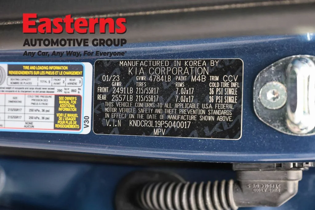 Used 2023 Blue Kia Wind image 33