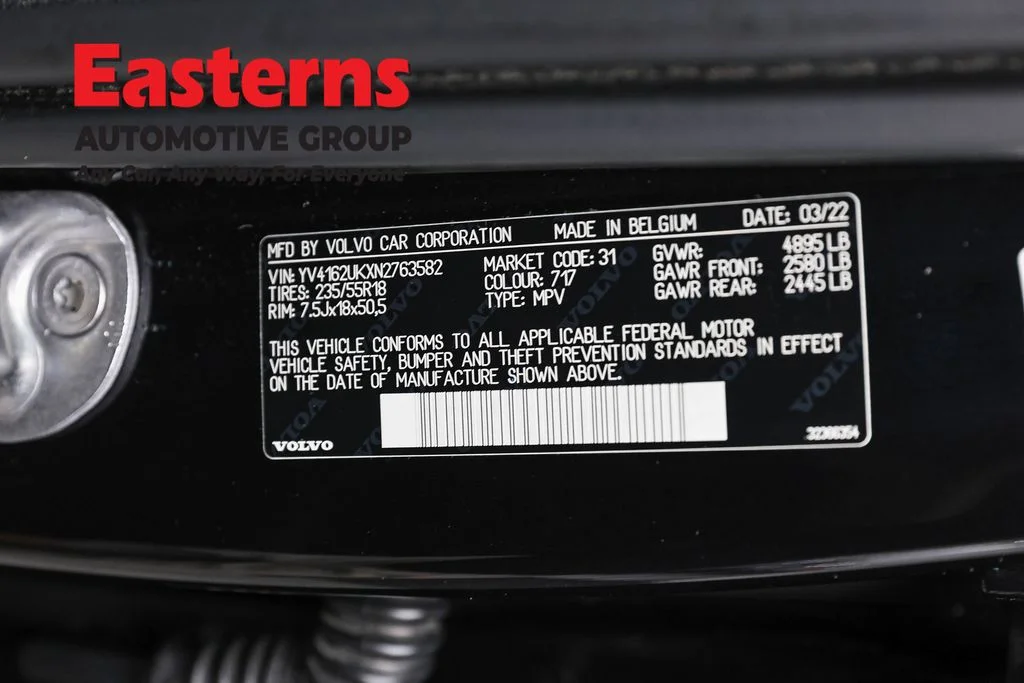 Used 2022 Black Volvo Momentum image 34