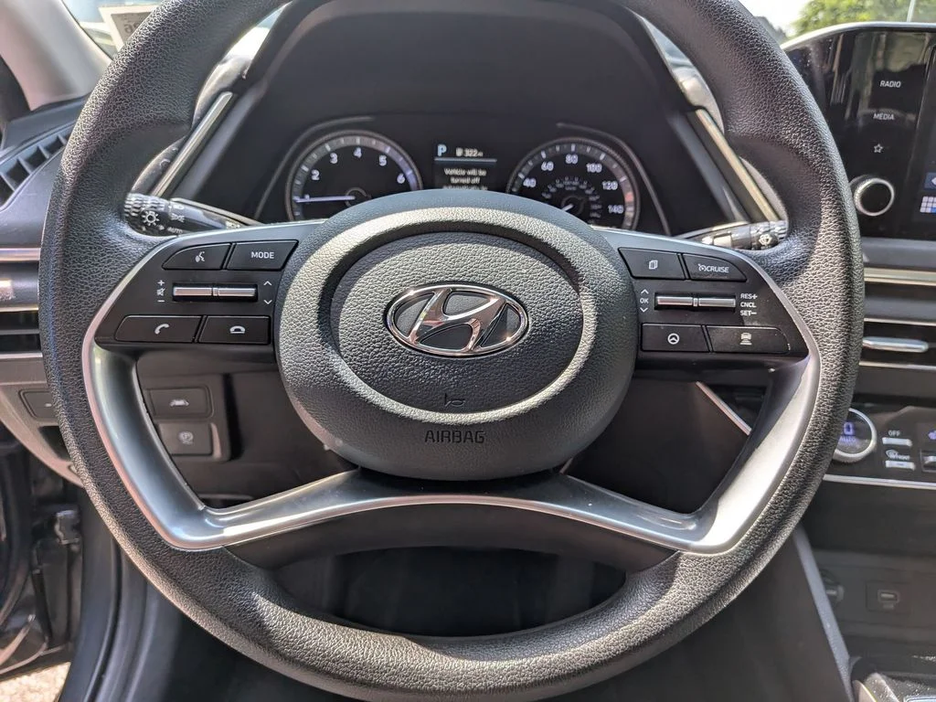 Used 2022 Gray Hyundai SEL image 16