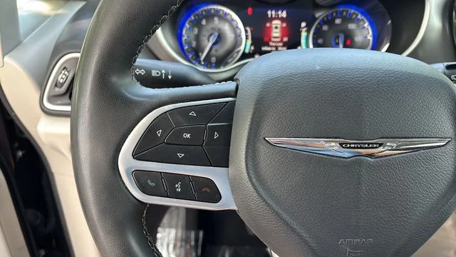 Used 2023 Gray Chrysler Touring L image 22