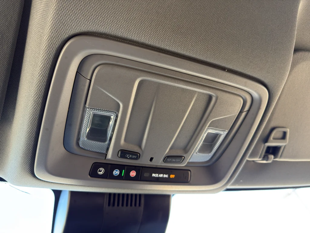 Used 2025 Summit White Chevrolet LTZ image 24