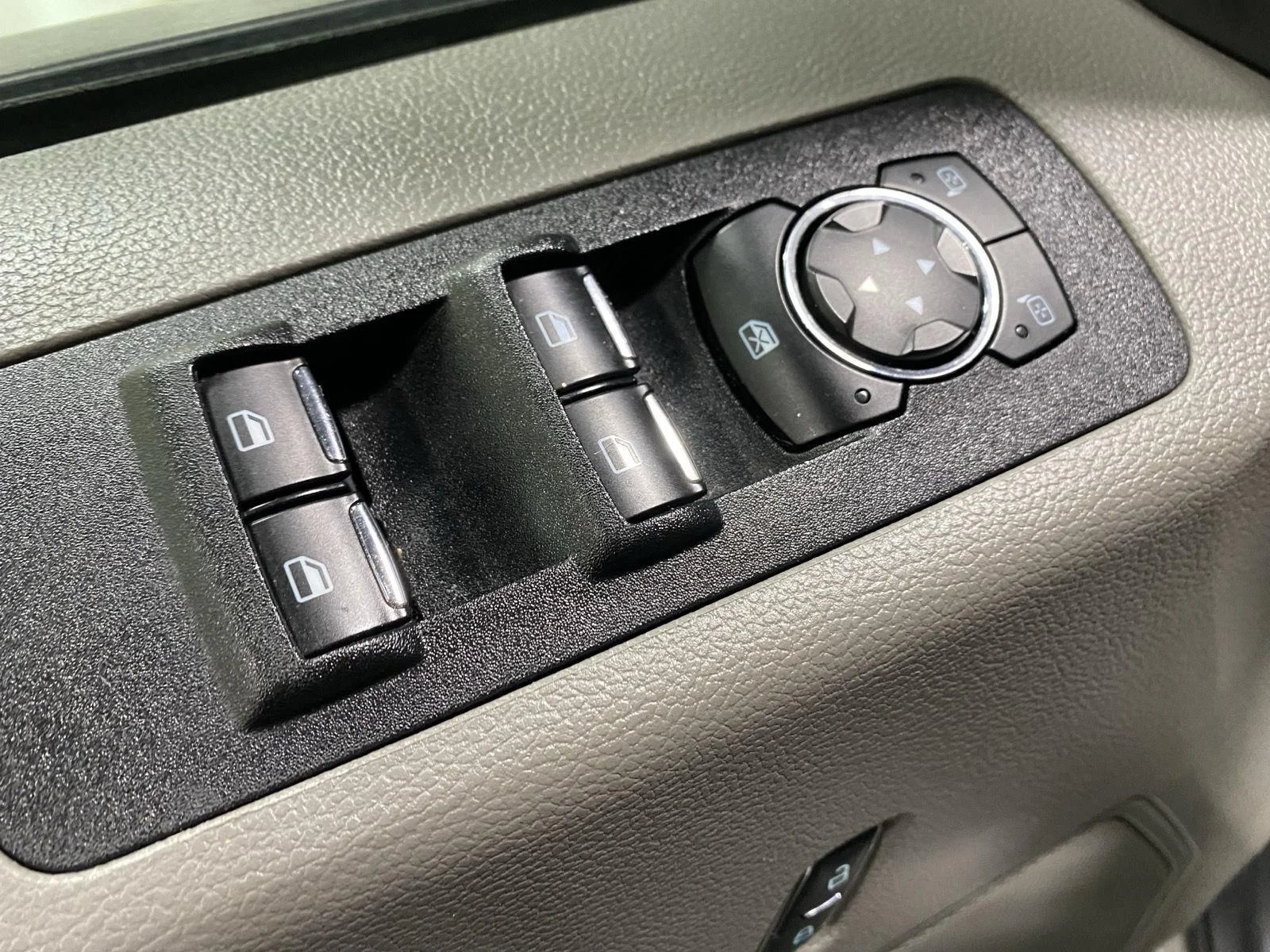 Used 2019 Oxford White Ford XLT image 16