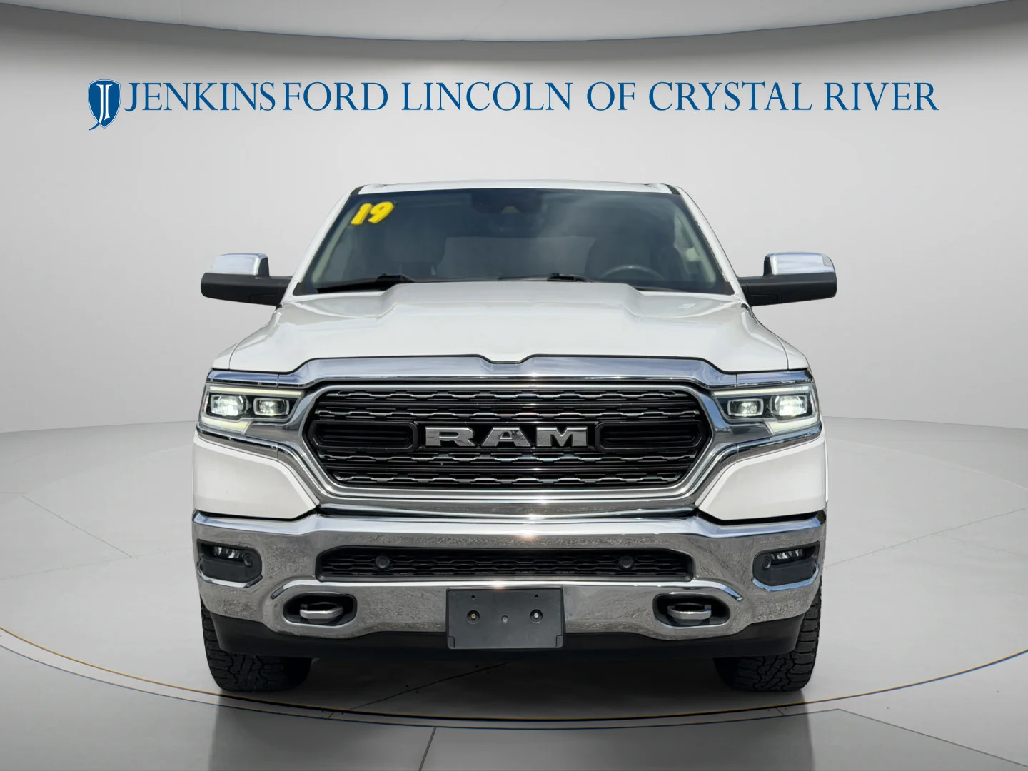 Used 2019 Ivory White Tri-Coat Pearlcoat Ram Limited image 9