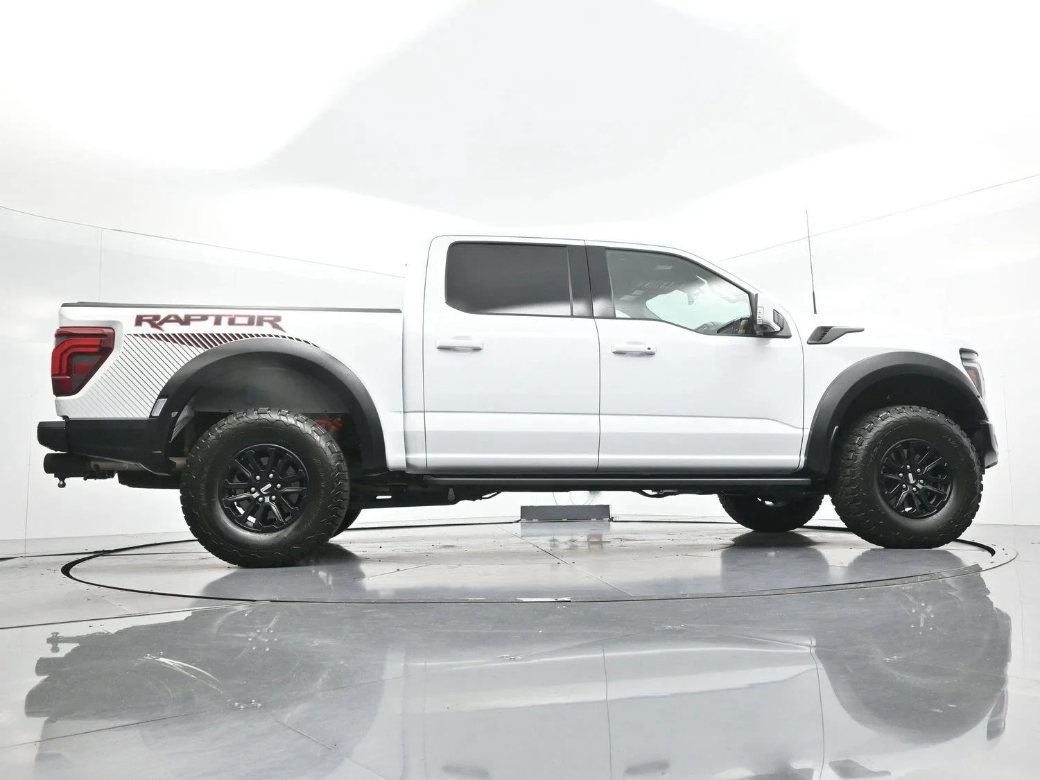 Used 2025 Oxford White Ford Raptor image 54