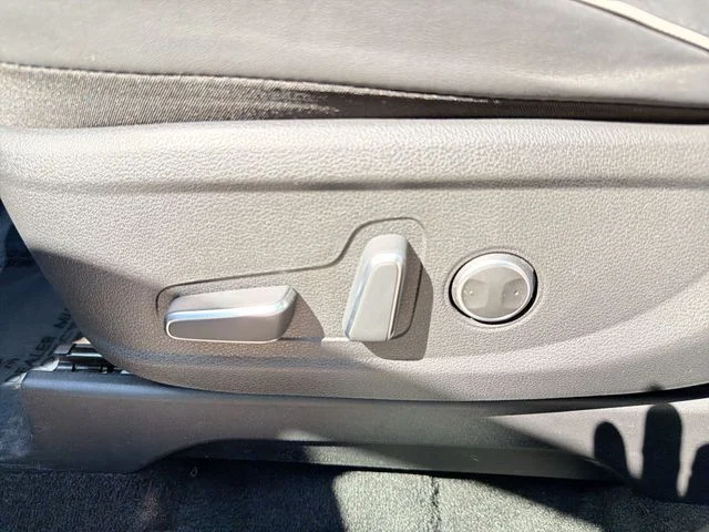Used 2024 Silver Hyundai SEL image 16
