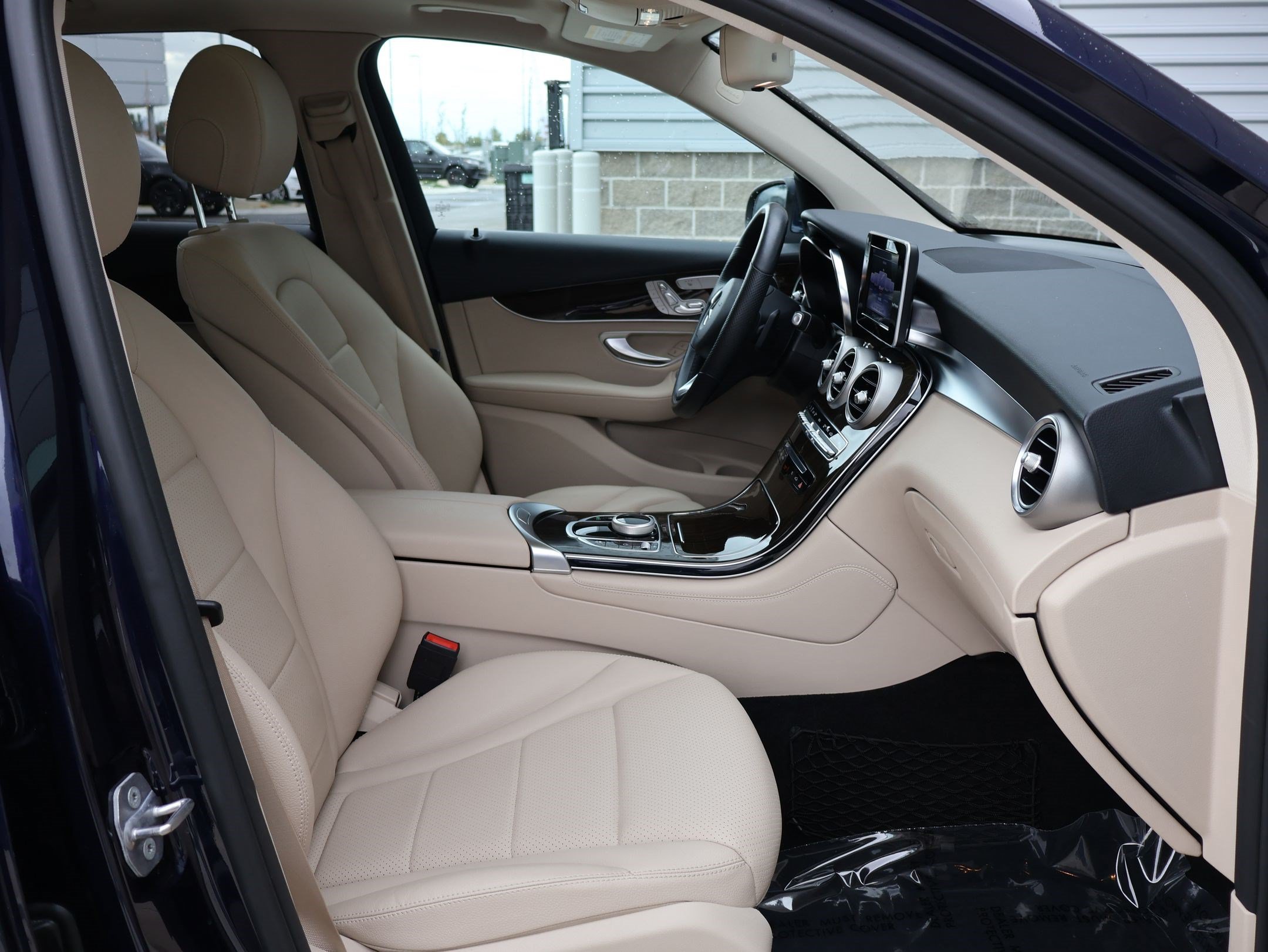Used 2019 Blue Mercedes-Benz GLC 300 image 31