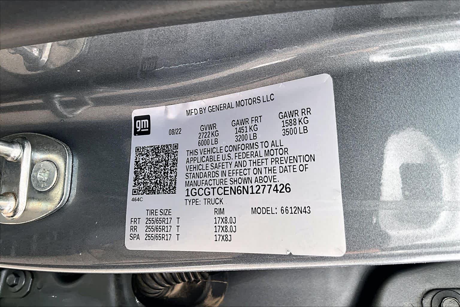 Used 2022 SATIN STEEL GRAY METALLIC Chevrolet 4WD LT image 33